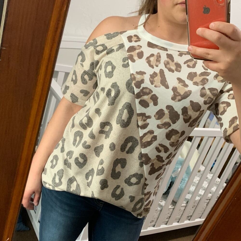 NWT BiBi Cold Shoulder Leopard Print Top‎ womens Small boho chic casual